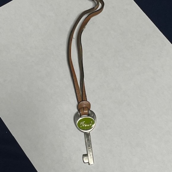 Fossil Silver Tone Green Brown Leather Strap Charm Hang Tag 9.5" Long - Picture 7 of 11